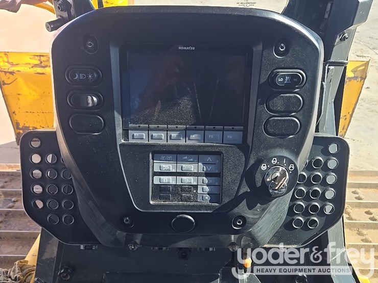 2023-komatsu-d61px-24-image-78