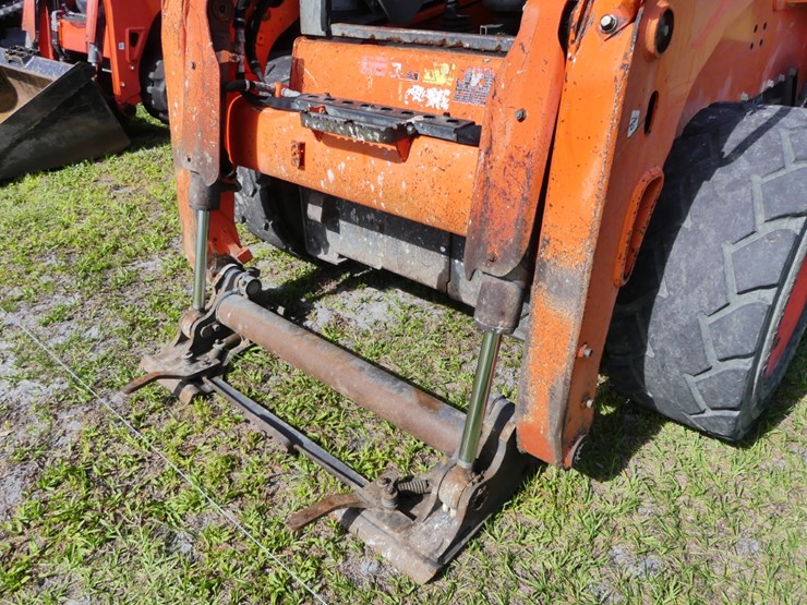 kubota-ssv75-image-9