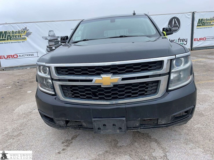 2017-chevrolet-tahoe-image-2