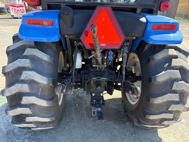 new-holland-t2320-image-12