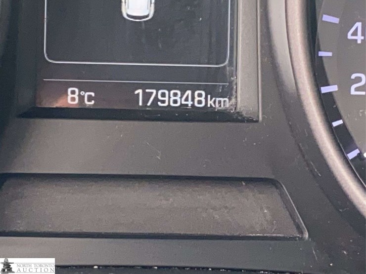 2017-hyundai-santa-fe-image-21