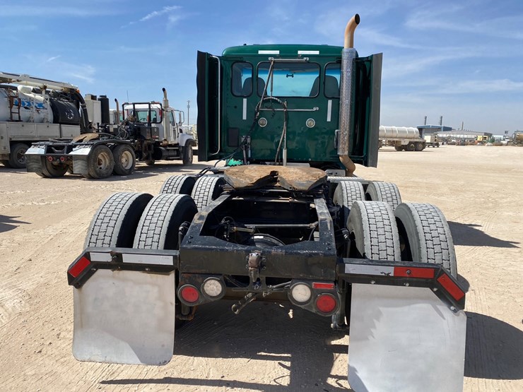 2017-peterbilt-579-image-7