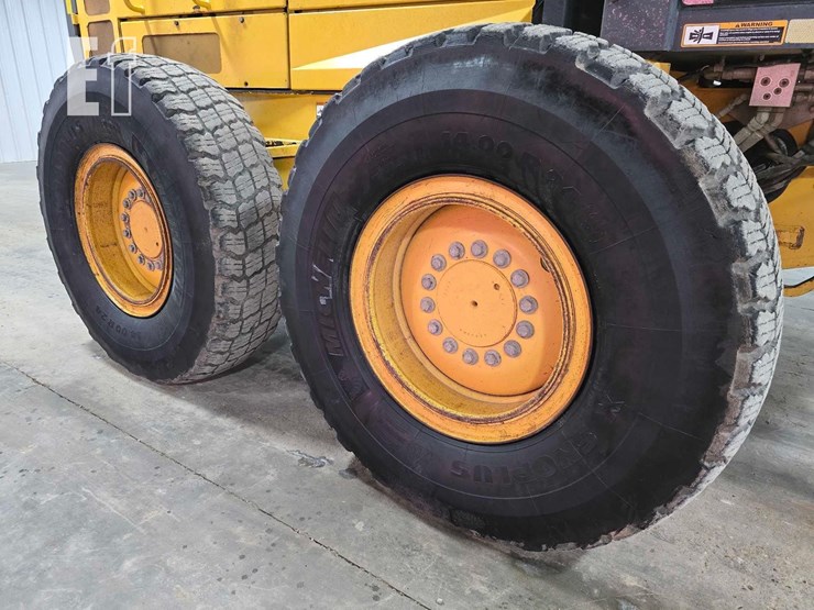 2012-deere-770g-image-33