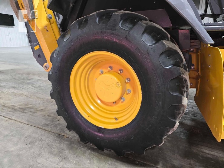 2023-deere-310-g-tier-image-31