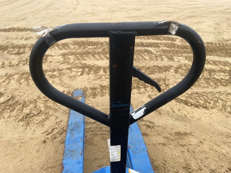 #3919-•-(3)-lift-rite-5,500-lbs.-pallet-jacks-image-8