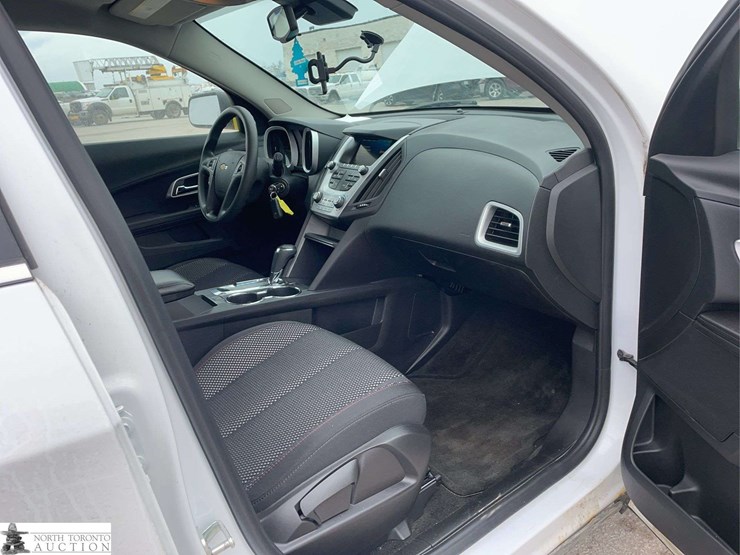 2017-chevrolet-equinox-image-18