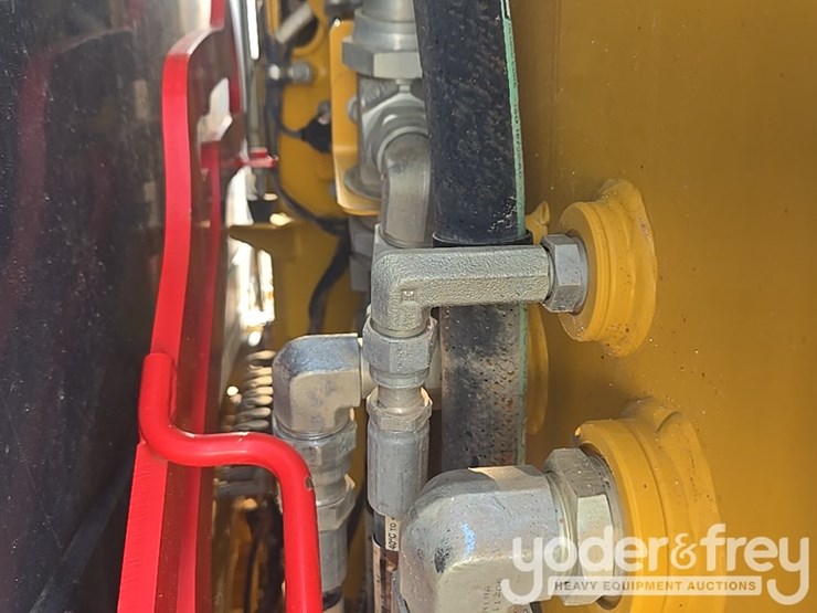 2022-deere-260e-image-46