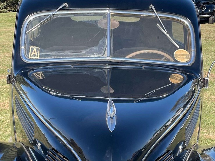 1938-ford-two-door-deluxe-sedan---original-car!-image-11