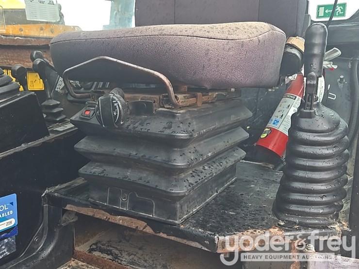 2018-jcb-512-56-image-93