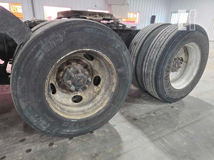 2014-international-prostar-image-24