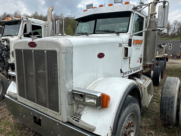 2007-peterbilt-357-image-1