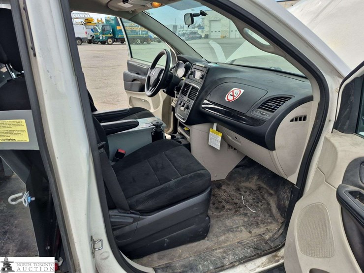 2012-ram-c/v-image-33