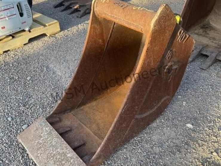 18in-excavator-bucket-image-1