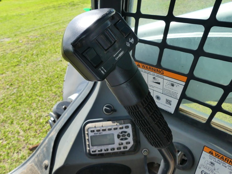 2021-bobcat-t770-image-13