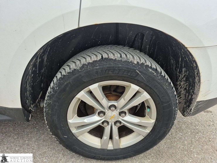 2013-chevrolet-equinox-image-25