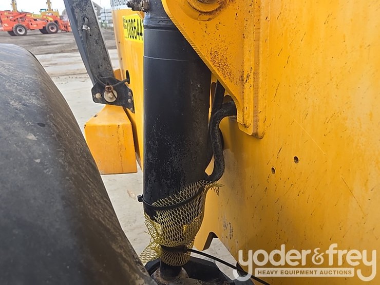 2018-jcb-512-56-image-43