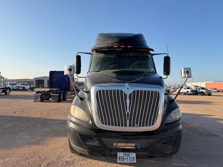 2015-international-prostar-image-2