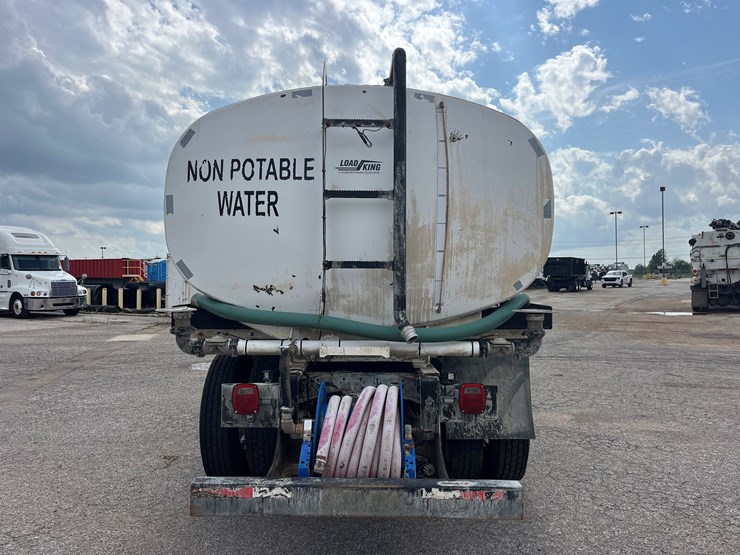 2020-freightliner-m2-106-image-6