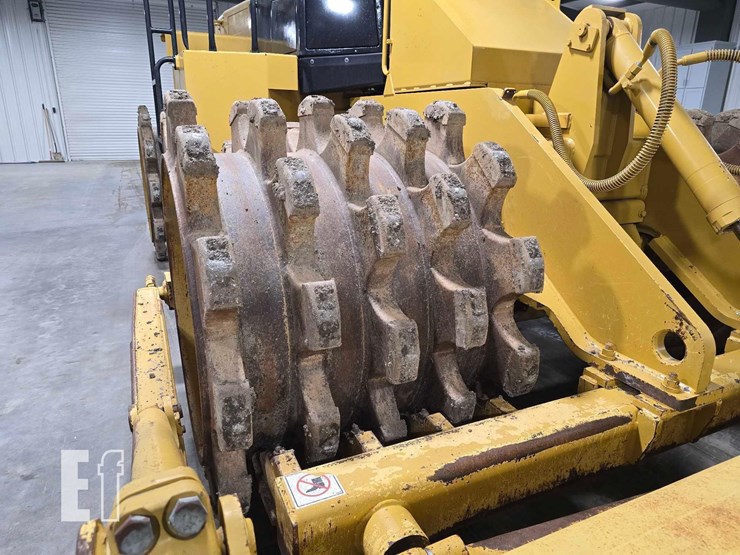 2015-caterpillar-815f-2-image-14
