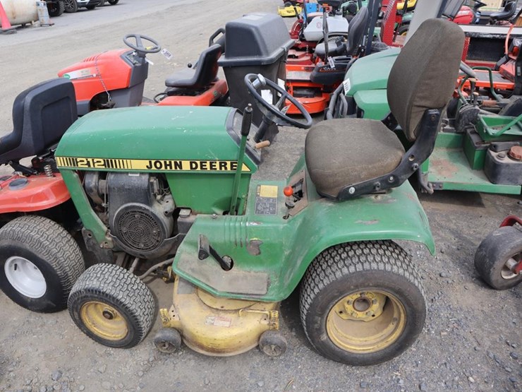 john-deere-212-image-4