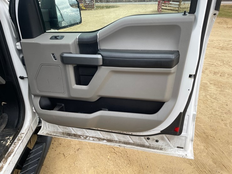 2018-ford-f150-image-36