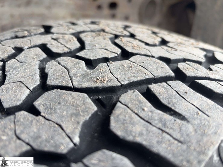 2016-chevrolet-silverado-2500hd-image-38