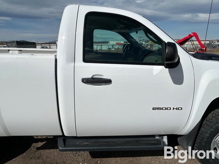 2010-chevrolet-silverado-2500-image-19
