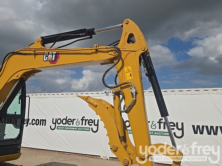 2018-caterpillar-305.5-image-36