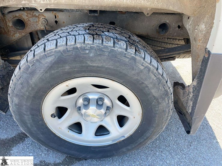 2017-chevrolet-silverado-1500-image-24