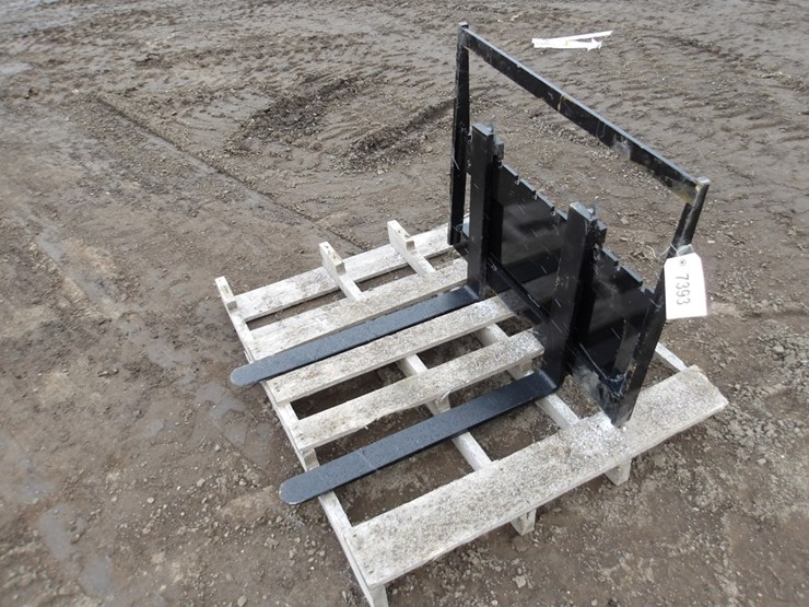 #7393-•-30"-mini-skid-steer-forks-image-1