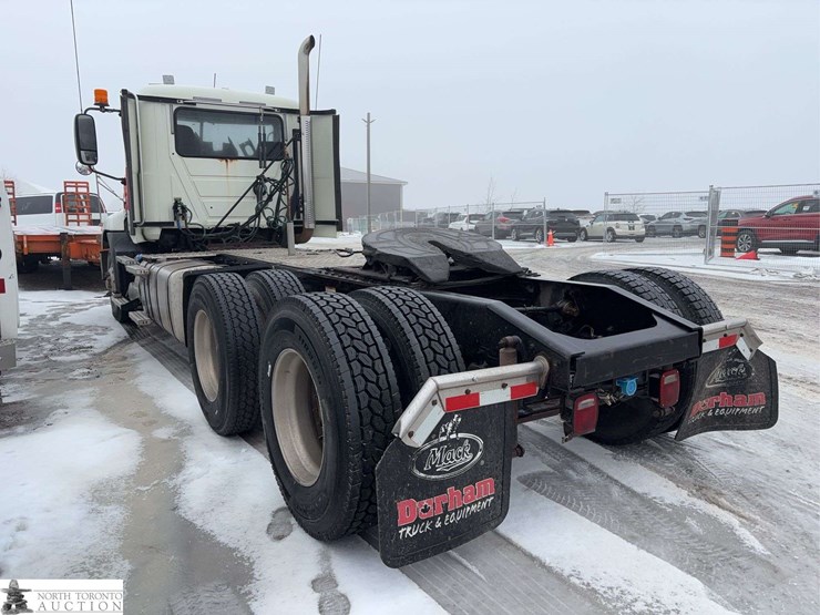 non-operable-2014-mack-pinnacle-t/a-day-cab-tractor-image-6