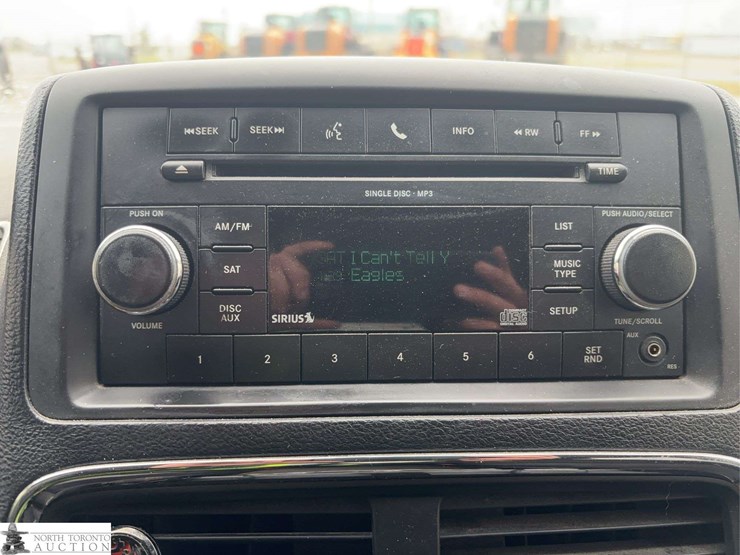 2011-dodge-grand-caravan-se-image-15