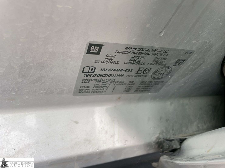 2017-chevrolet-tahoe-image-18