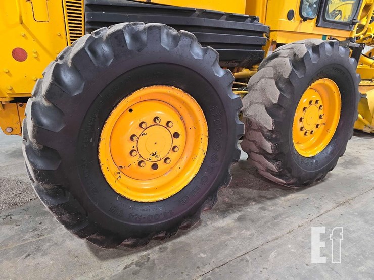 2004-caterpillar-120h-image-26