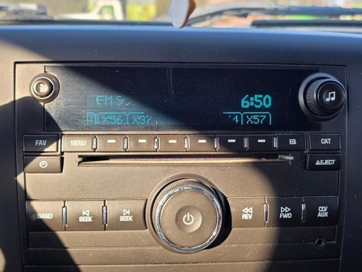 2011-chevrolet-2500-image-65