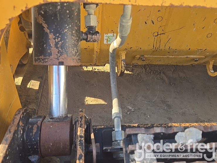 2021-caterpillar-289d3-image-29