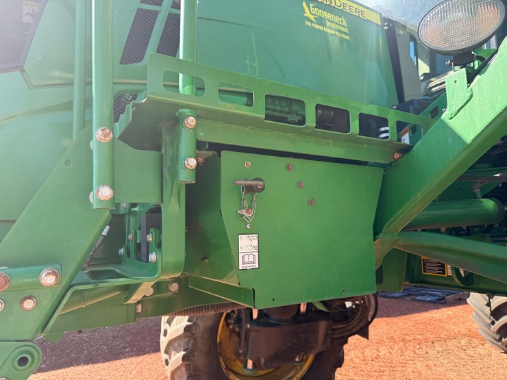 2015-john-deere-r4038-image-64