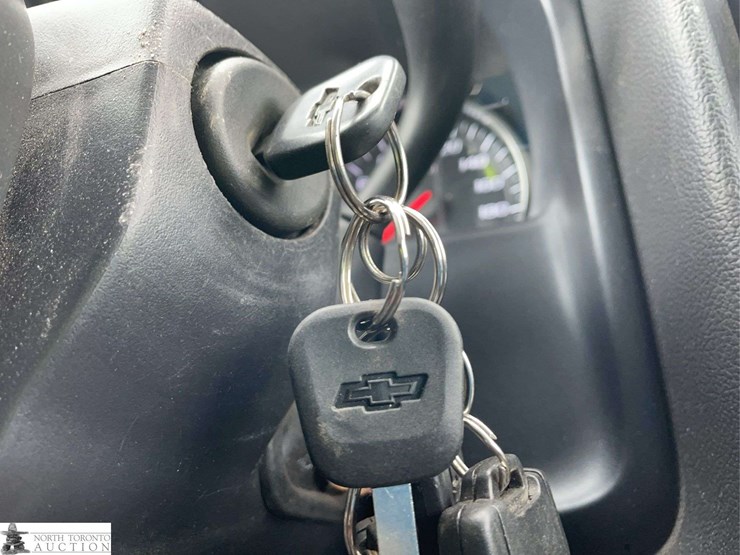 2015-chevrolet-silverado-2500hd-image-14