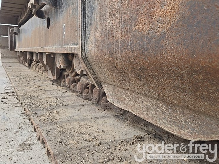 2019-caterpillar-336-image-22