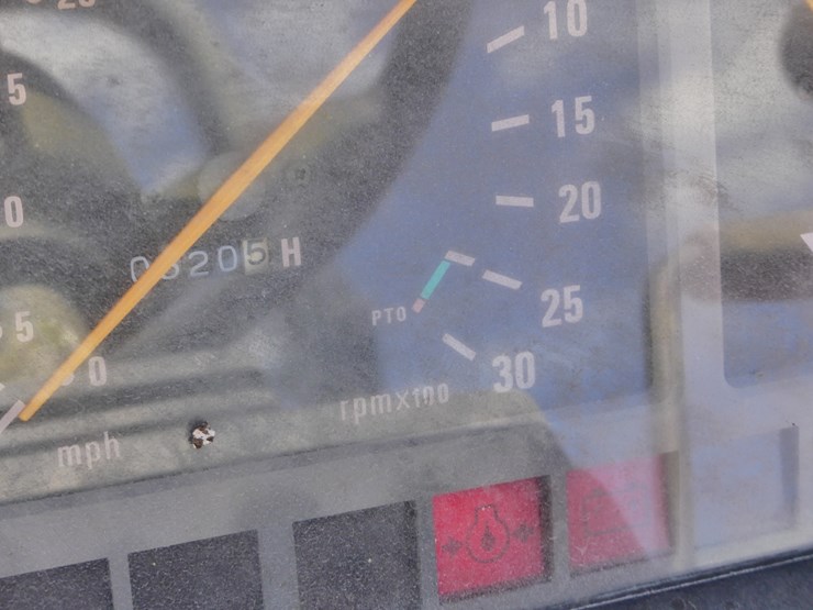 massey-ferguson-1240-image-11