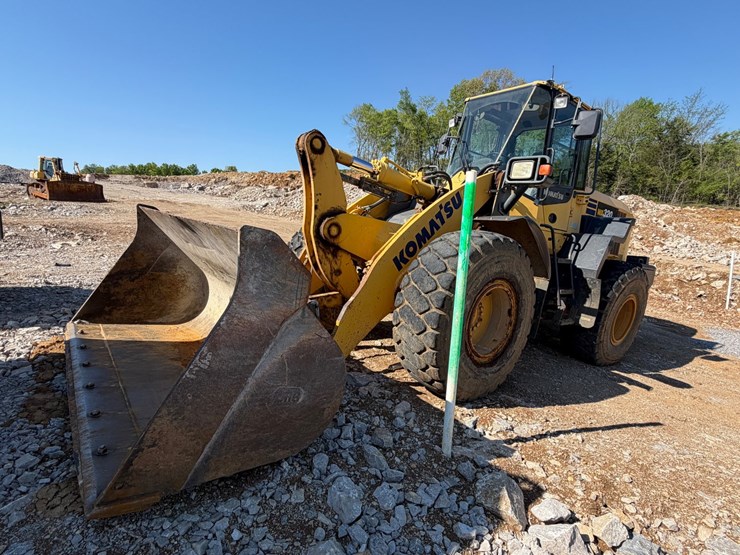 2016-komatsu-wa320-7-image-1