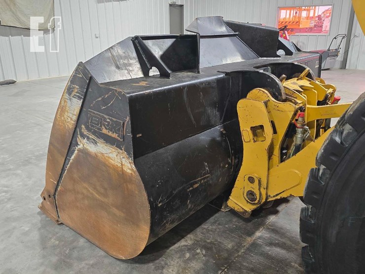 2014-caterpillar-938k-image-12