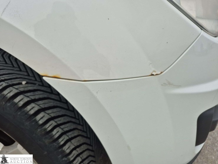 2013-chevrolet-equinox-image-40