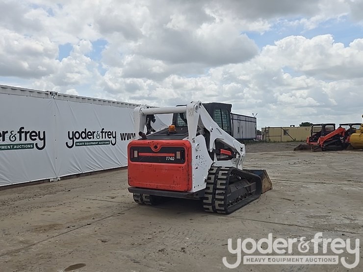 2021-bobcat-t740-image-5