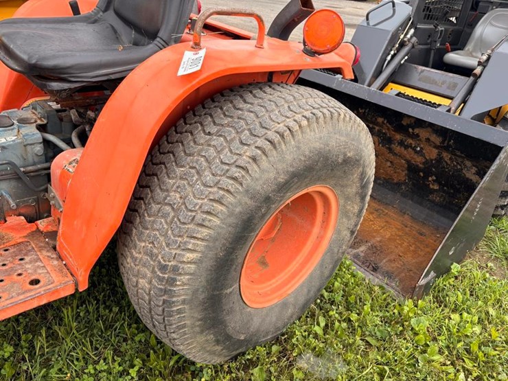 kubota-b9200-image-12