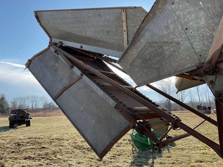 john-deere-threshing-machine-with-hart-feeder-image-20