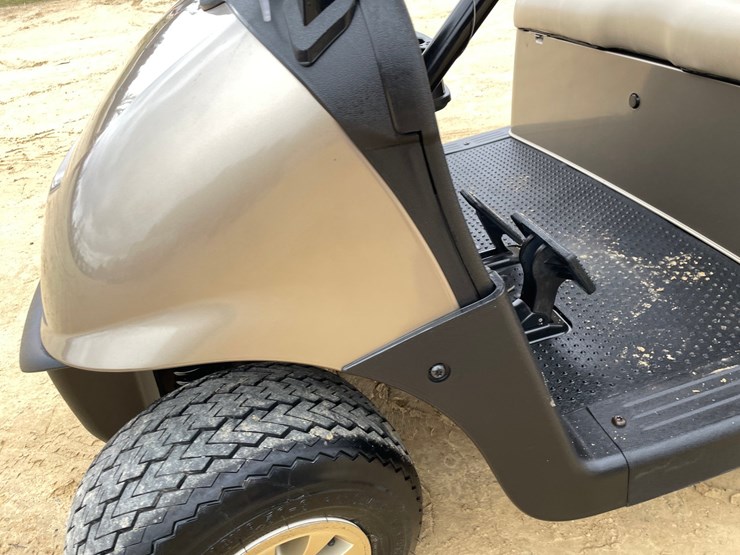 #605-•-ez-go-rxv-electric-golf-cart-image-26
