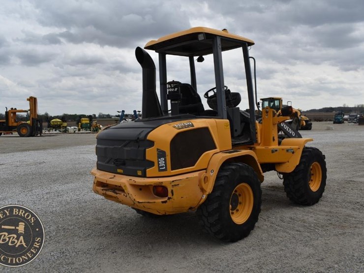 2015-volvo-l30g-image-6