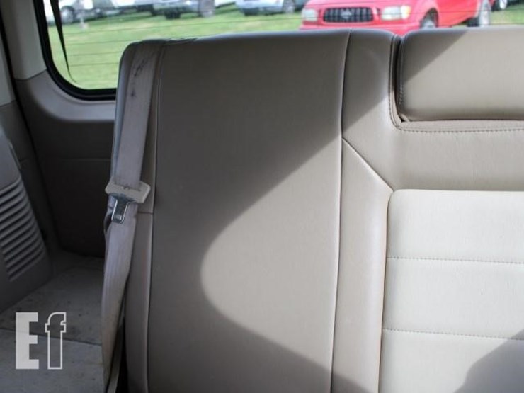 2004-ford-expedition-image-5