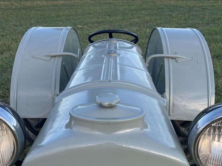 1929-fordson-tractor-image-11